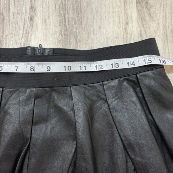 SAS sportswear Black Leather Skirt missing size tag size large new - Picture 3 of 7